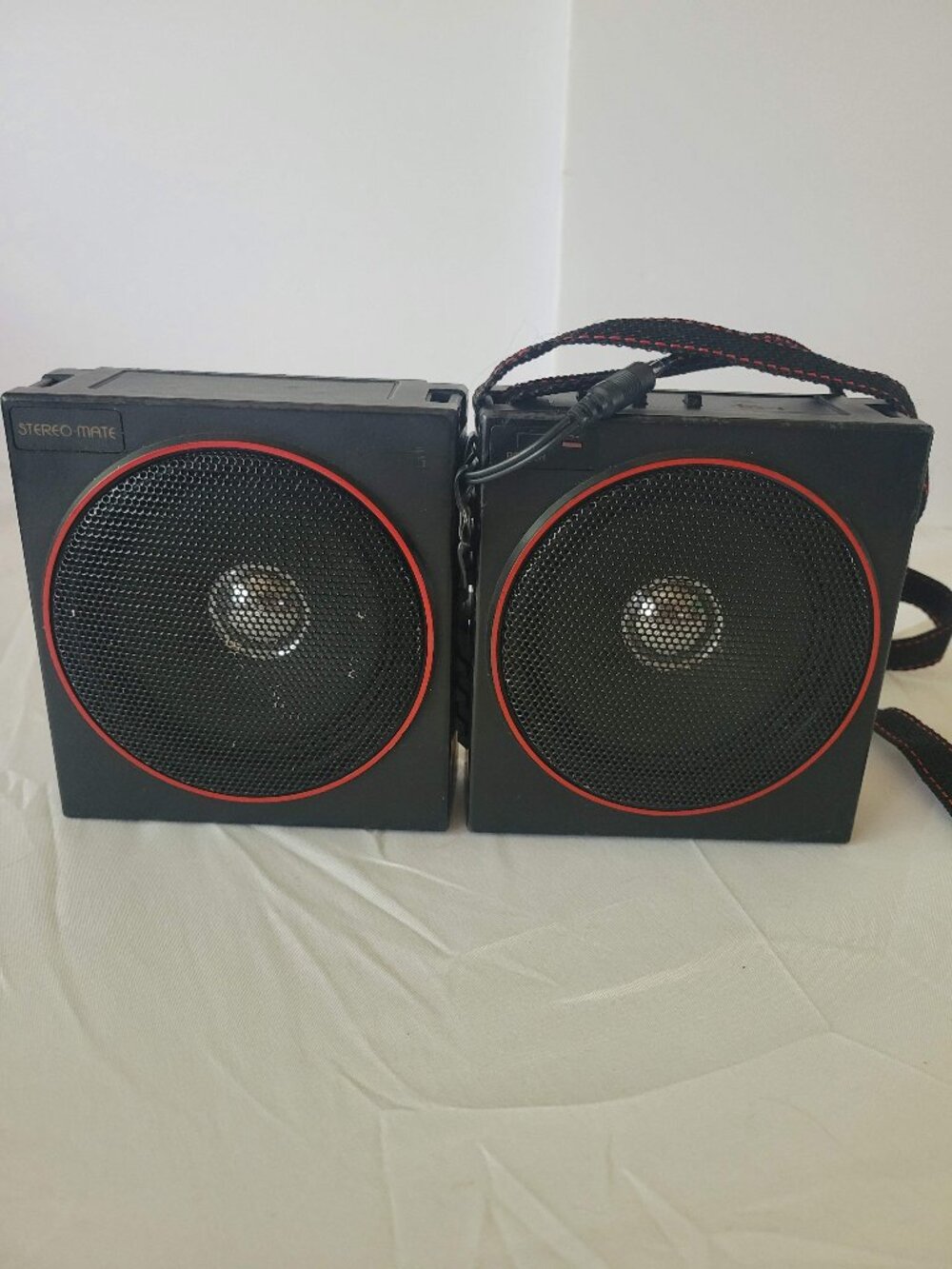 Vintage Realistic Radio Shack Minimus 0.4 Portable Amplified Speakers #40-1267